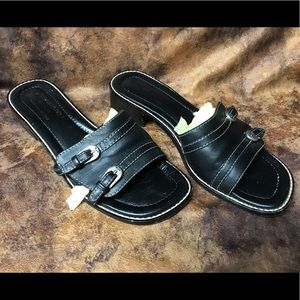 Donald J Pliner Black slip on sandals